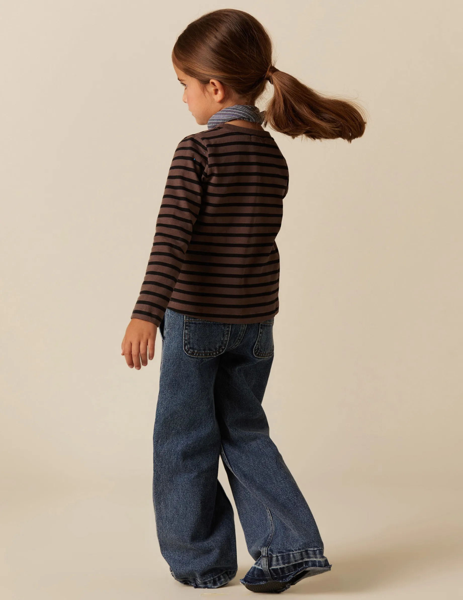 Hot NÍCOLI CAMISETA SOLIDARIA RAYAS MARRÓN Marrones