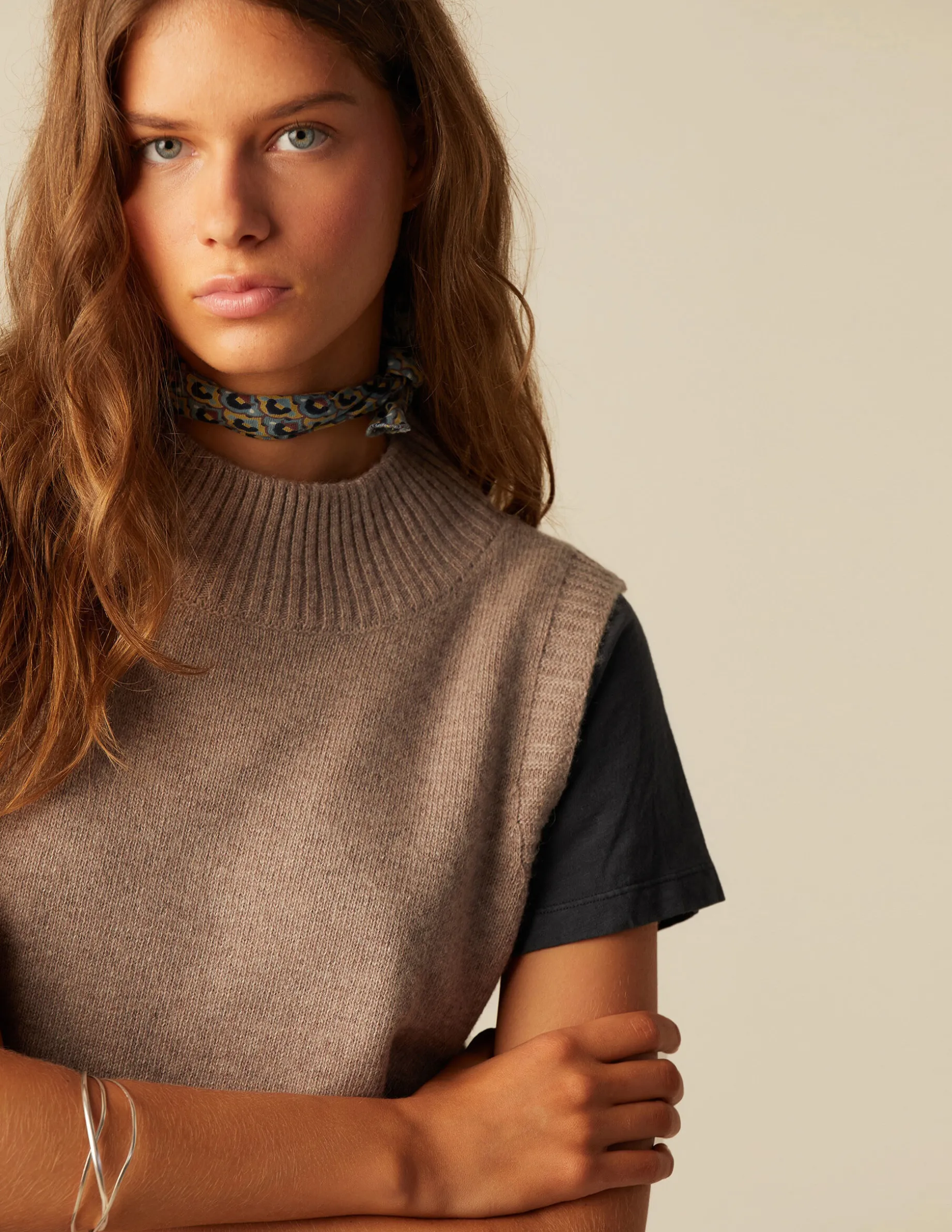 Sale NÍCOLI CHALECO CUELLO REDONDO MARRÓN JASPEADO Marrones